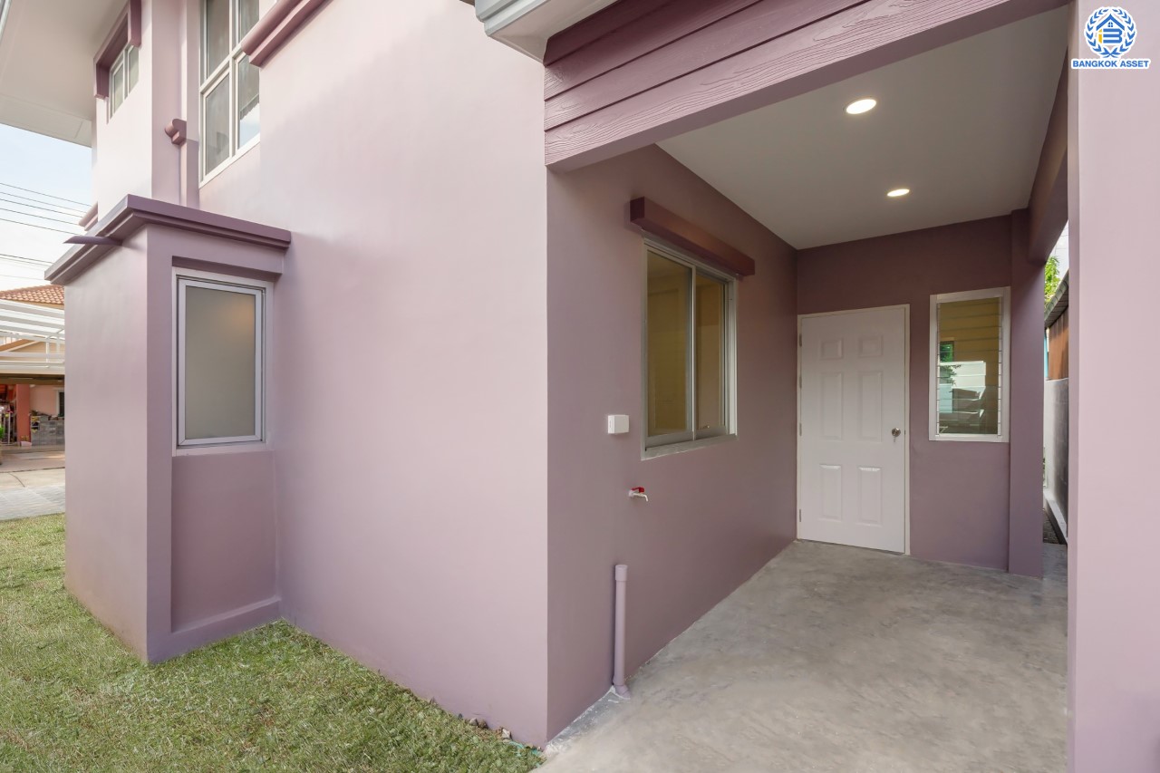 บ้านมือสองนนทบุรี ม.ศุภาลัยวิลล์ วงแหวน-รัตนาธิเบศร์ เนื้อที่ 50 ตร.ว. ฟังก์ชันจัดเต็ม 4 ห้องนอน 2 ห้องน้ำ 2 ที่จอดรถ ตอบโจทย์ทุกการเข้าอยู่ บนทำเลเดินทางสะดวก ใกล้ ถนนกาญจนาภิเษก เซ็นทรัลเวสต์เกต และรถไฟฟ้า "สถานีคลองบางไผ่"